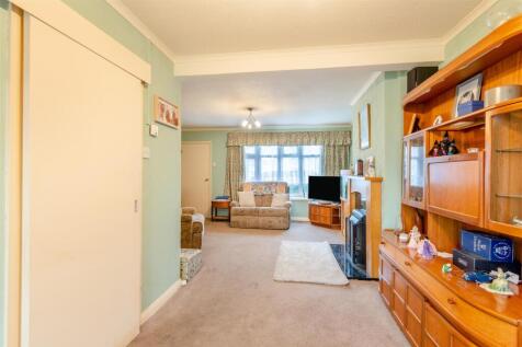 Lounge/Dining Area