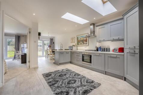 Kitchen/Dining Area