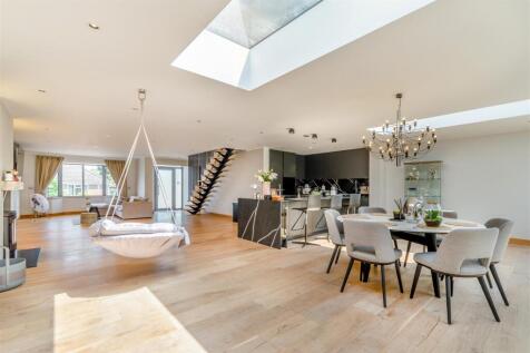 Open Plan Lounge/Kitchen/Dining Area