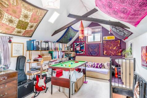 Bedroom 2/Office