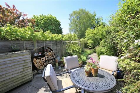 Beautiful Cottage Garden