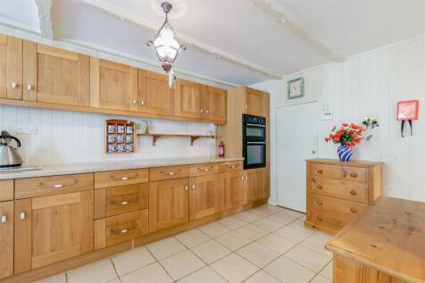 Kitchen/Dining Area