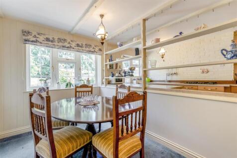 Kitchen/Dining Area