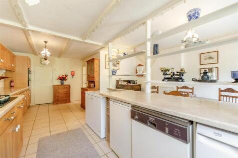Kitchen/Dining Area