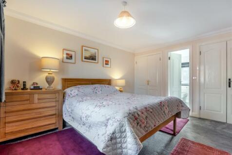 8588482-interior18.jpg
