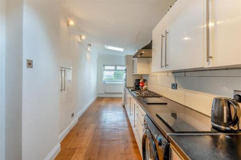 8632380-interior12.jpg