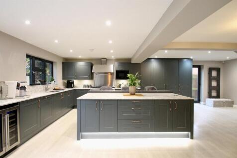 Kitchen 1.jpg