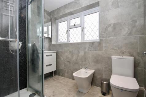 Main Bathroom.jpg