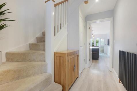 Entrance Hall 2.jpg