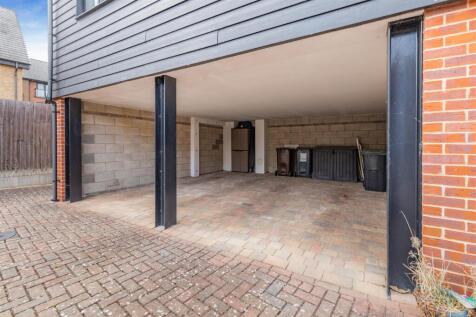 8647609-exterior08.jpg