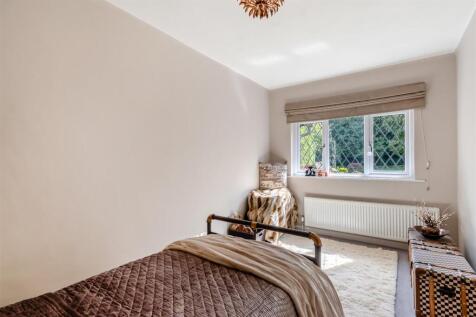 8645200-interior19.jpg