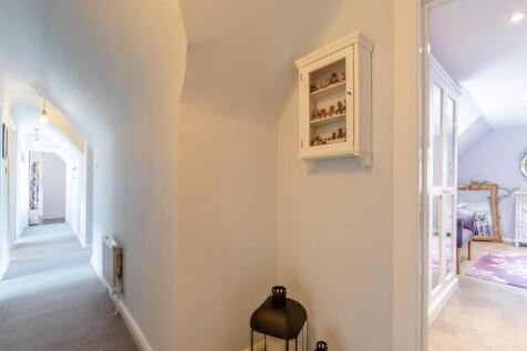 8645200-interior21.jpg