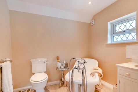 8645200-interior25.jpg