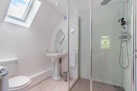 8645200-interior29.jpg