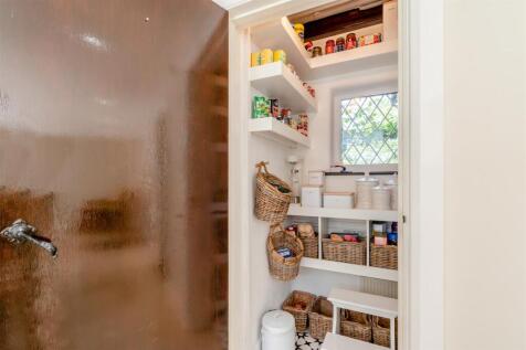 8645200-interior02.jpg