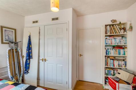 8650746-interior16.jpg