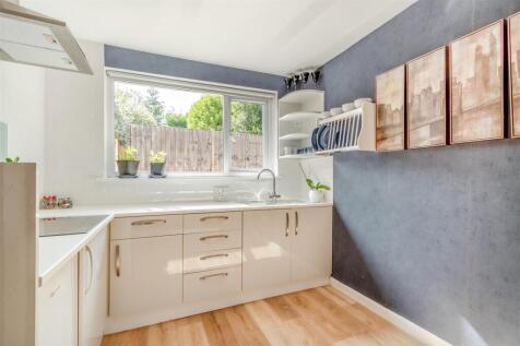8653238-interior18.jpg