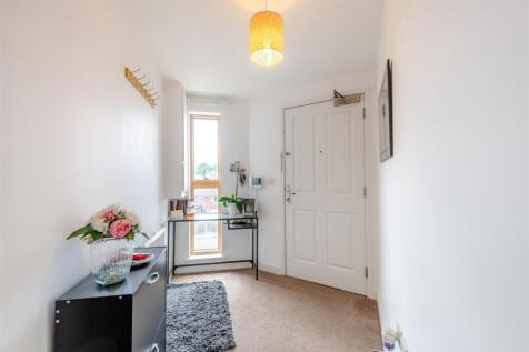 8656197-interior02.jpg