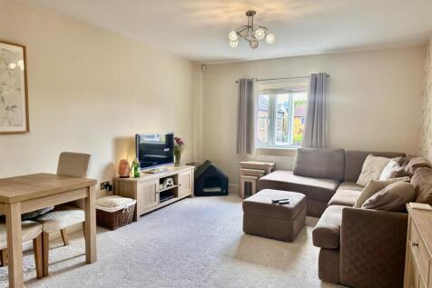 Living room 2.jpg