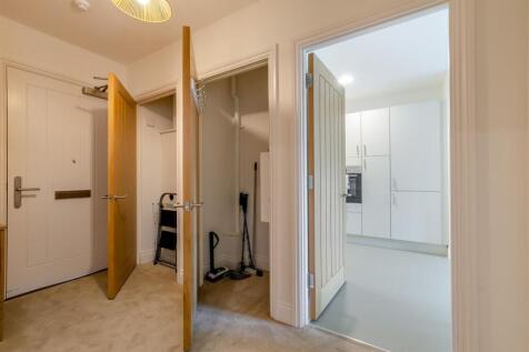 8658266-interior16.jpg