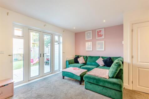 8660212-interior11.jpg