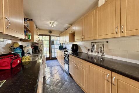 Kitchen 1.jpg