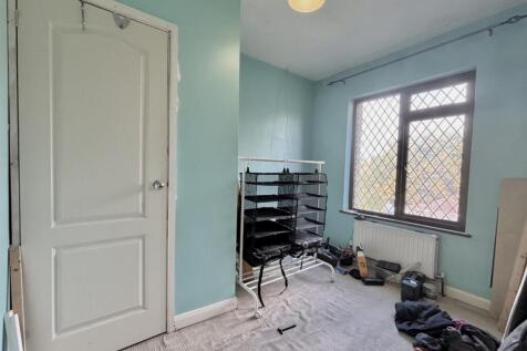 Bedroom 4.jpg