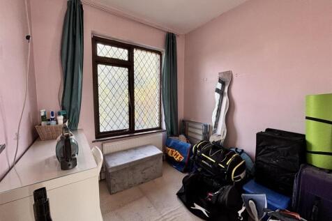 Bedroom 3.jpg