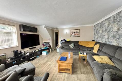 Living room 2.jpg