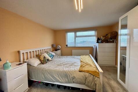 Main bedroom.jpg