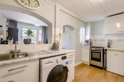 8663201-interior06.jpg