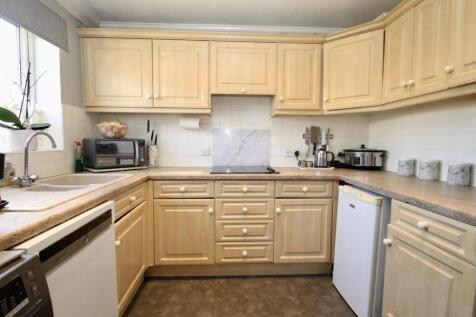 Kitchen 1.jpg