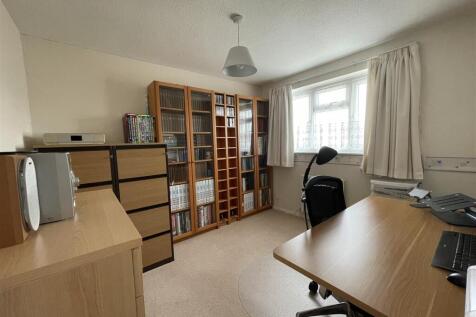 Baywell - bedroom-office.jpeg