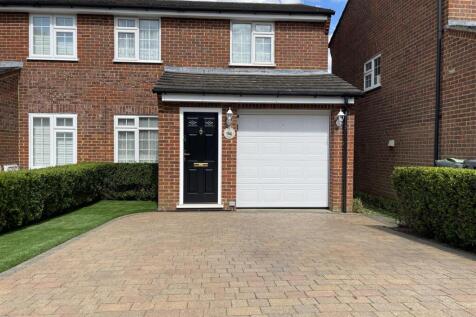 Baywell - front of house.jpeg