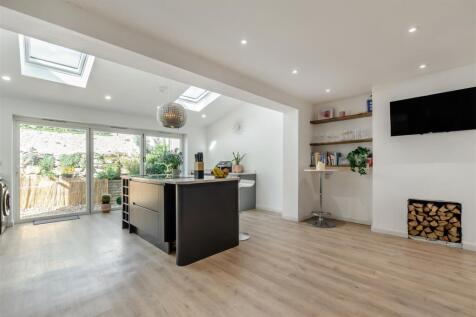 8664321-interior06.jpg