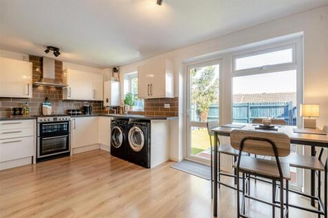 8665413-interior16.jpg