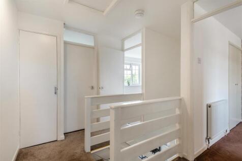 8665413-interior10.jpg