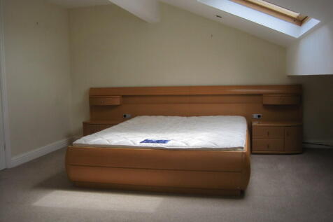 Upper Bedroom 1- ...