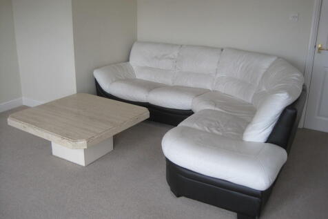 Lounge 2 - 2B Com...