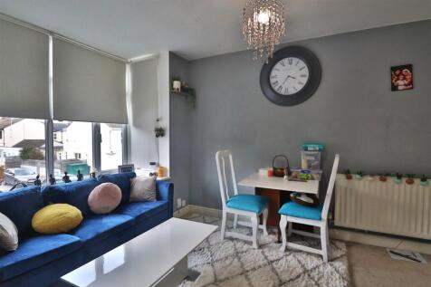 Lounge 2.JPG
