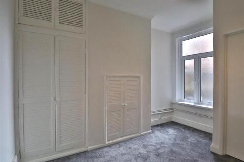 Bedroom 1.JPG