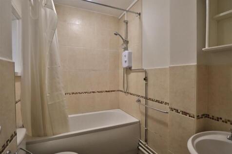 Bathroom.JPG