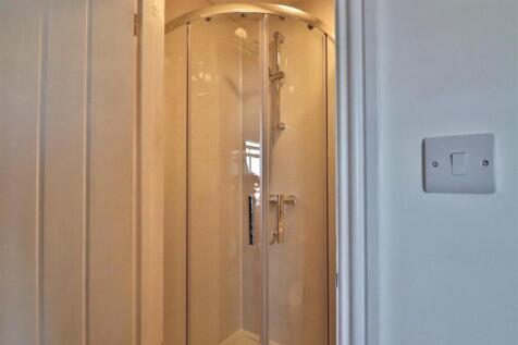 En-Suite 2.jpg