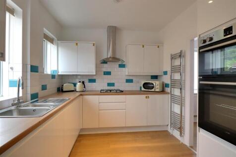 Kitchen 1.jpg