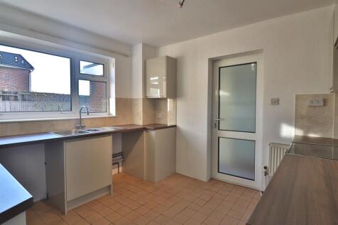 Kitchen 2.JPG