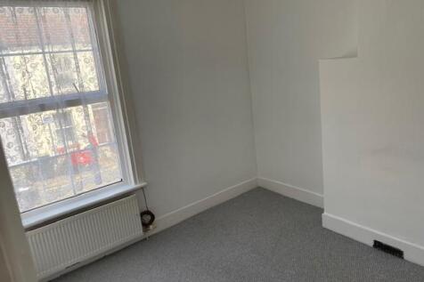 Bedroom 1 2.jpg