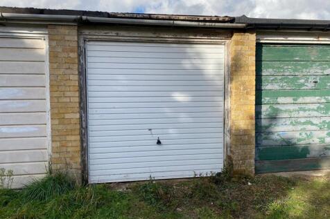 garage 2 front 2.jpg