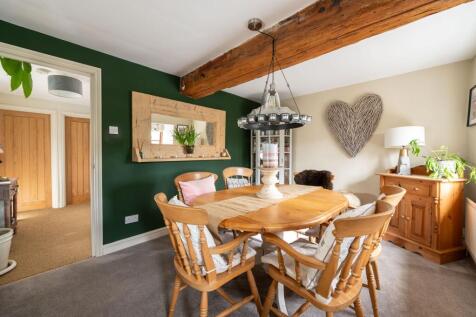 Bedroom 4/Dining Room