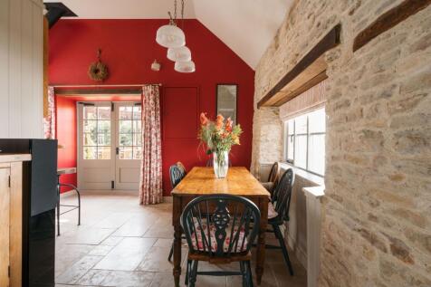 Dining Room/Bar