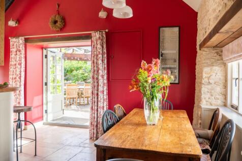Dining Room/Bar